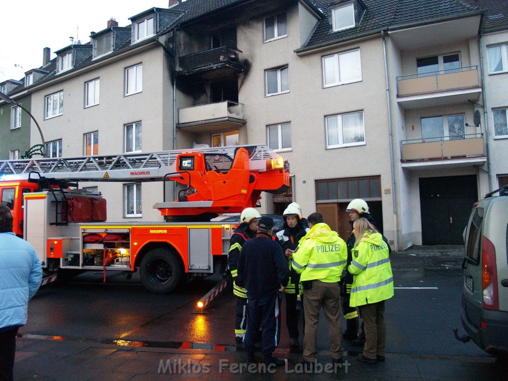 Wieder Feuer 3 Koeln Vingst Homarstr P354.JPG